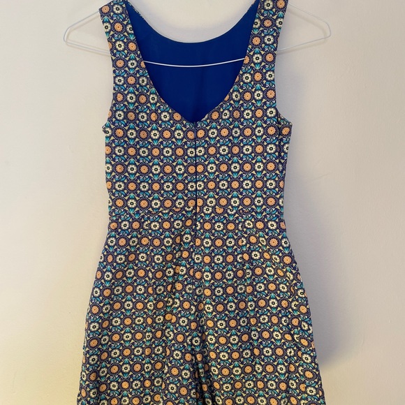 Mod Floral Patterned Skort Dress - Picture 2 of 5